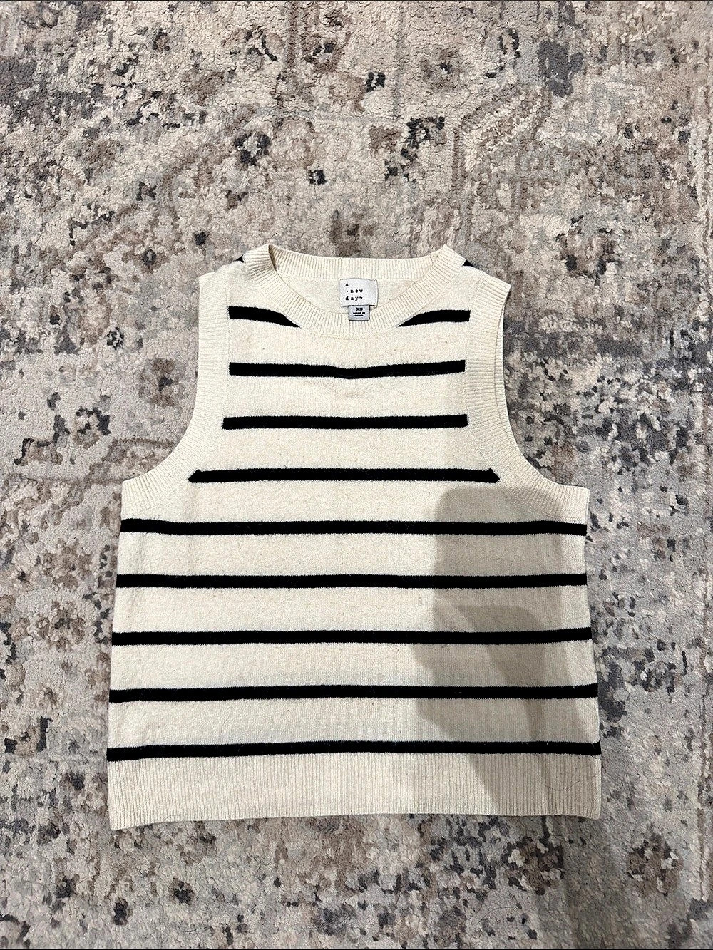 a new day Striped Sweater Vest in Cream & Black Size XS